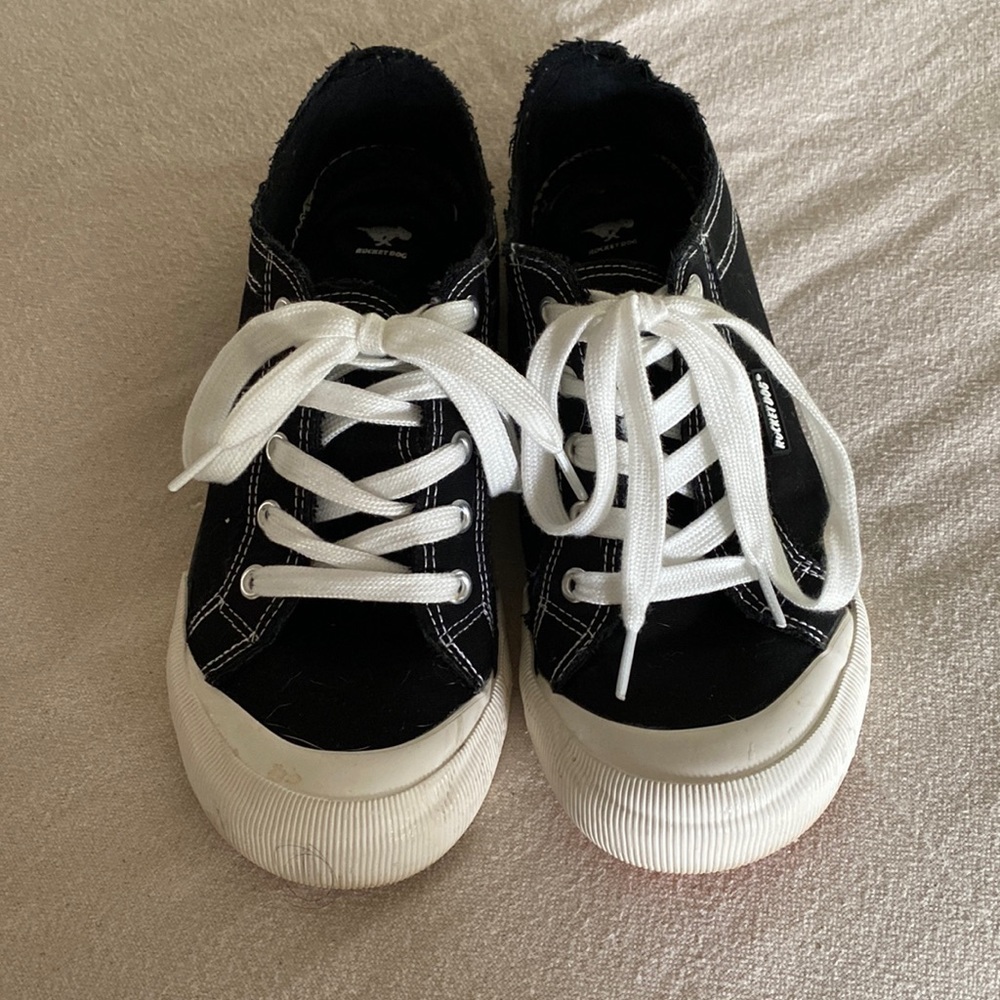 Rocket dog black sneakers